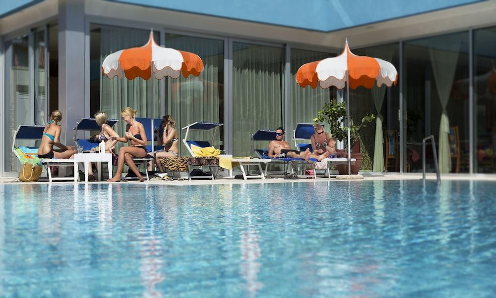 Hotel Parigi Bibione Eksteriør billede